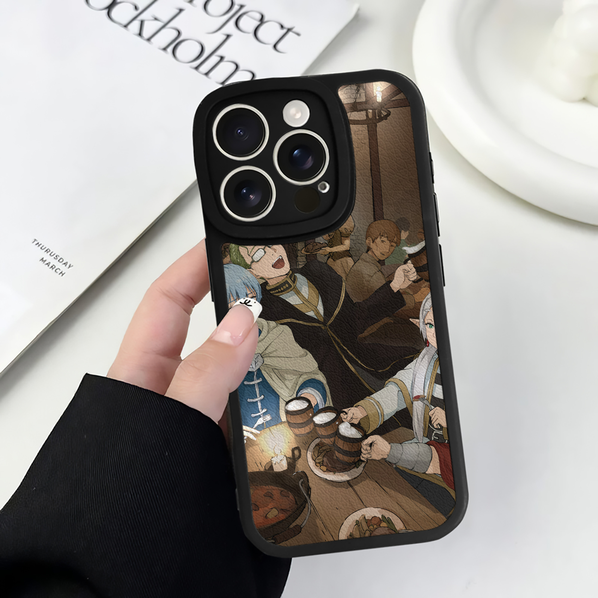 （画像用） 葬送のフリーレン Frieren 【iPhone 16シリーズ対応】シリコンスマホケース（レザー調） 材質：シリコン